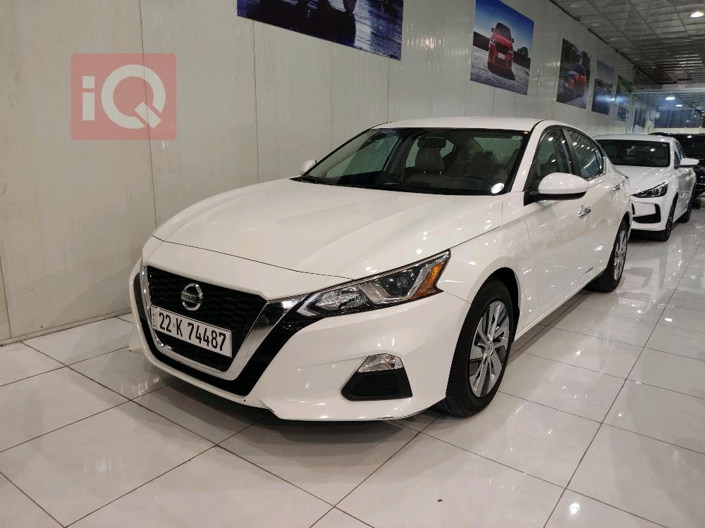 نيسان ألتيما